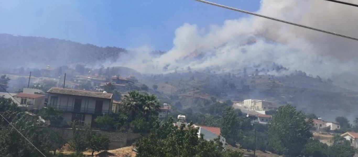 Μαίνεται η μεγάλη φωτιά στην Κύπρο: Αγνοούνται τέσσερις εργάτες - Βρέθηκε καμένο το όχημά τους